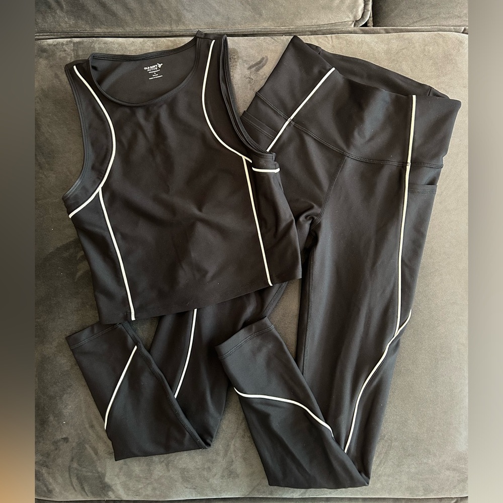 Old Navy Matching Athletic Set Black & White